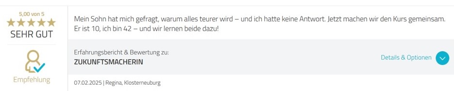 Eltern und ihr 10-jähriger Sohn lernen gemeinsam im 'Abenteuer Wirtschaft'-Kurs. Der Kurs hilft, komplexe wirtschaftliche Themen wie Preissteigerungen verständlich zu erklären und schafft eine lehrreiche Erfahrung für alle Altersgruppen – von Kindern bis zu Erwachsenen.