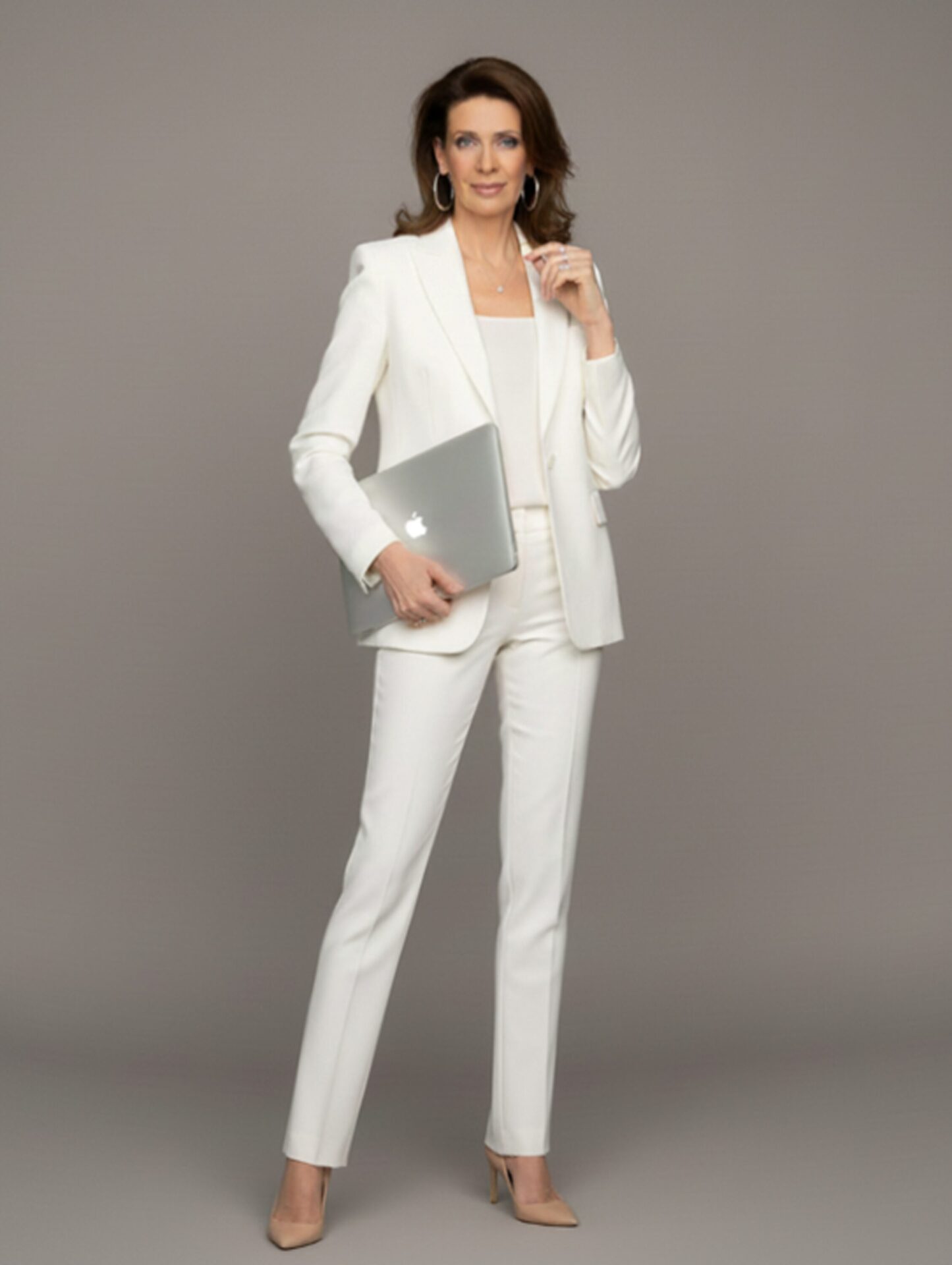 Pressefoto: Iris Isabella Haiderer – Ganzkörper (Vorschau)